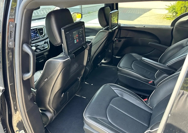 Chrysler Pacifica cena 159600 przebieg: 53295, rok produkcji 2020 z Mława małe 211